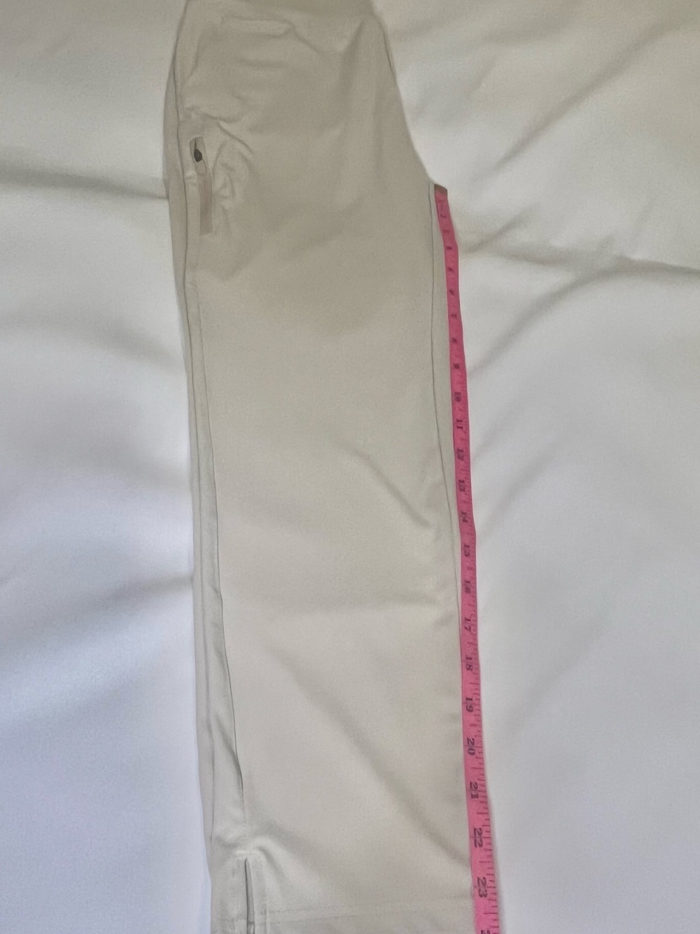 Columbia Women’s Hiking Cargo Pants - Light Beige - Picture 4 of 12
